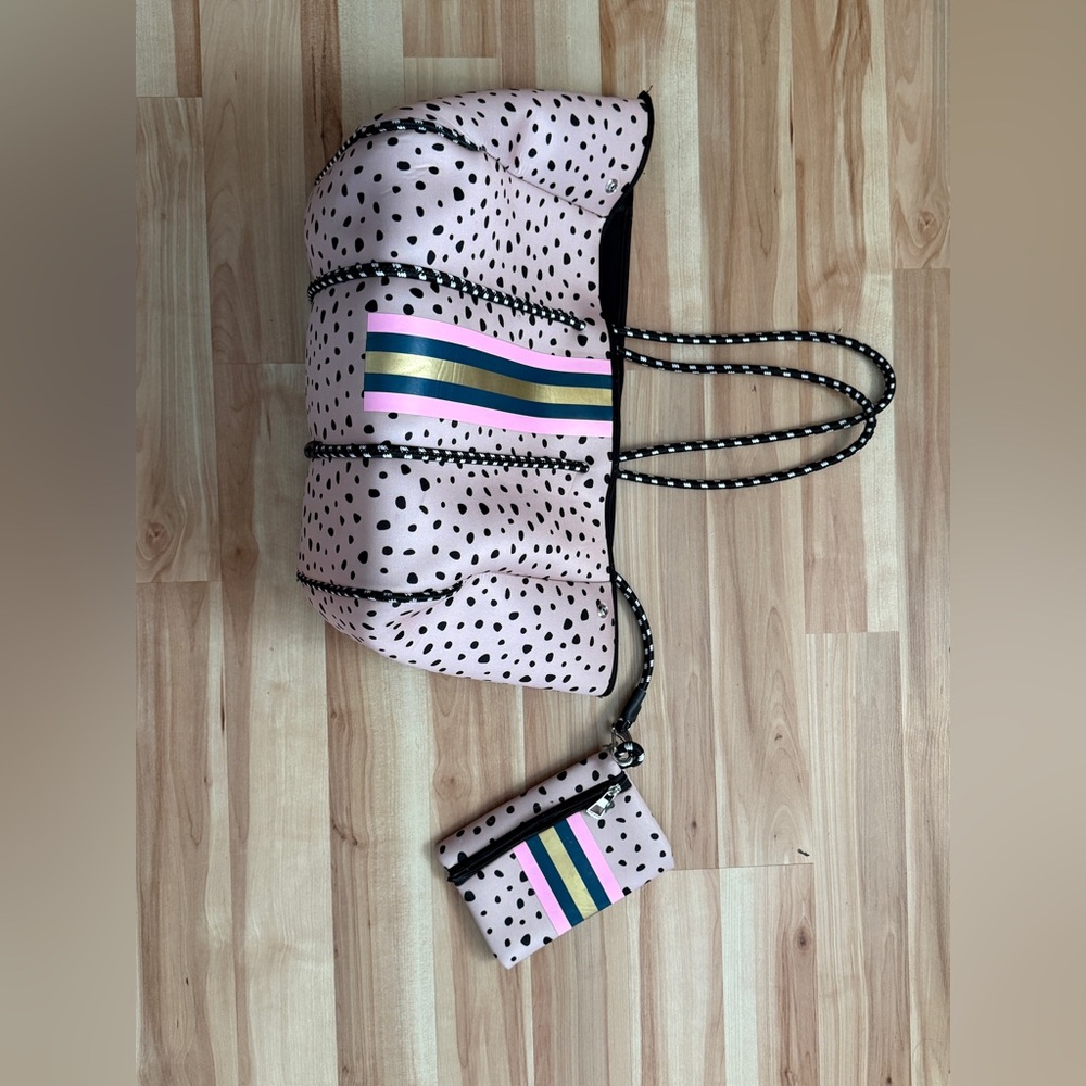 Super cute Neoprene bag!!!